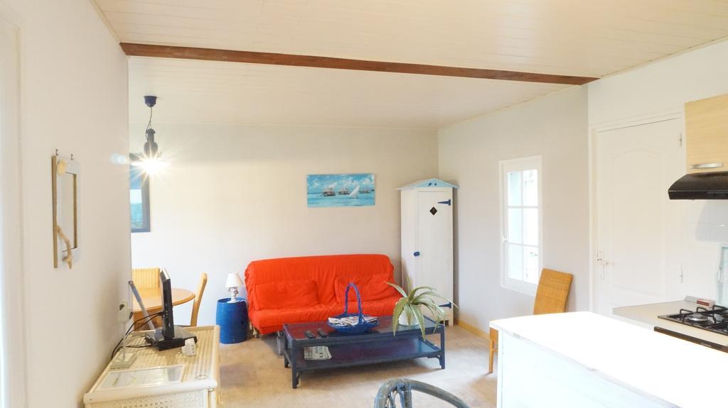 Gite Le Verger Commes Room photo